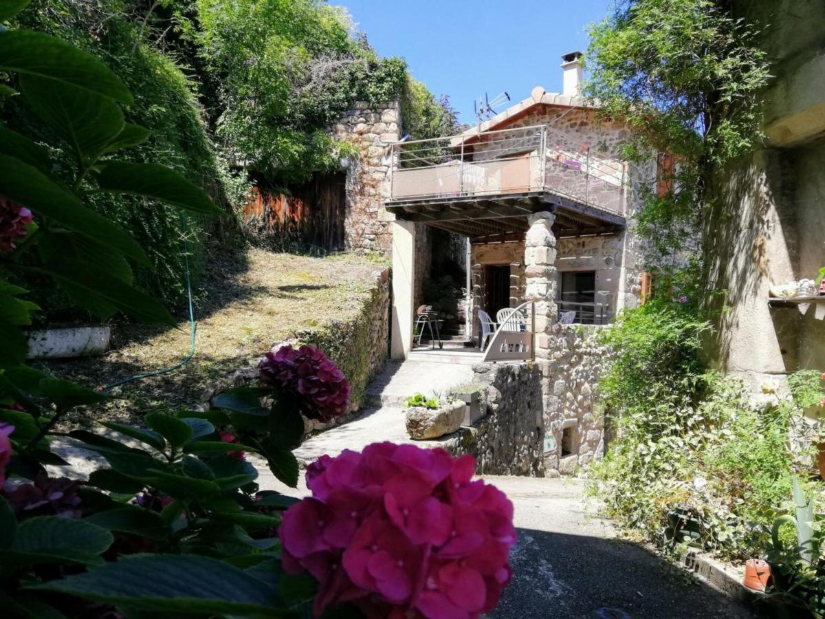 Gite De Charme Avec 2 Terrasses, Au Coeur Du Parc Du Pilat, Confortable Et Equipe - Fr-1-496-40 Malleval Экстерьер фото
